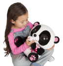 Игрушка интерактивная IMC Toys Club Petz Панда Yoyo интерактивная , со звуковыми эффектами, шевелит глазами и ртом, можно его кормить и уложить спать, реагирует на голос и на щекотку