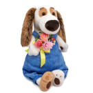 Мягкая игрушка BUDI BASA Собака Бартоломей в комбинезоне с букетом 27 см